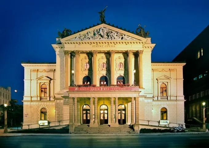 Voyage · RÉVEILLON BAL A L’OPÉRA D’ÉTAT A PRAGUE
