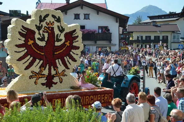 Voyage · FÊTE DES FLEURS À KIRCHBERG AU TYROL
