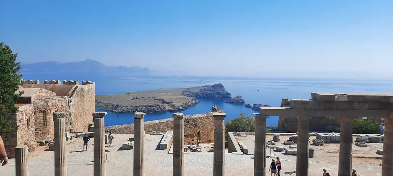 Lindos 001 1 — Voyage · CROISIÈRE EN MER ÉGÉE: ÎLES DES CYCLADES MYKONOS EPHÈSE PATMOS RHODES SANTORIN
