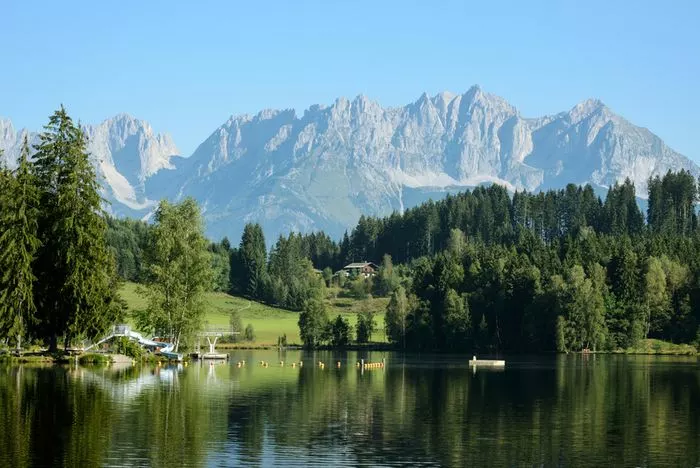 Schwarzsee Kitzbuehel Tyrol — Voyage · SÉJOUR AU TYROL À LA DÉCOUVERTE DES TRAINS TYROLIENS
