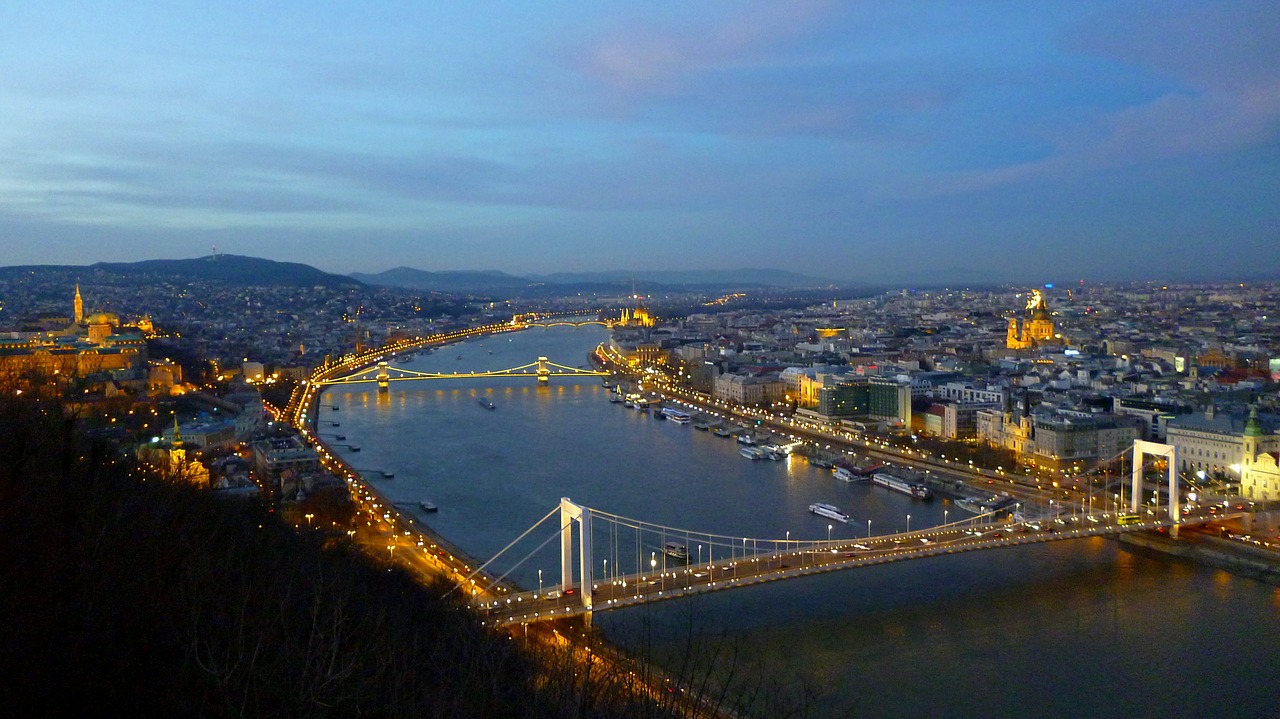 budapest-267671_1280